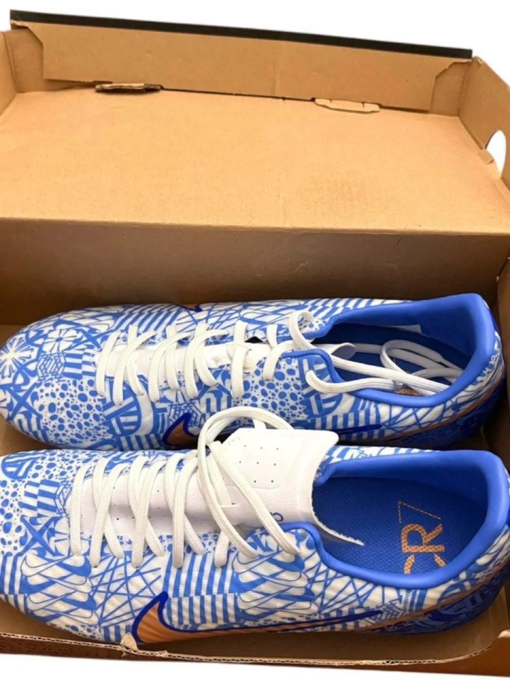Nike bold patterned